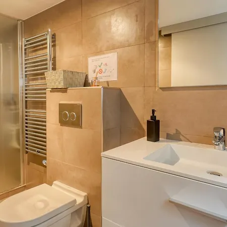 Modern 5 Minutes From Place Des Lices